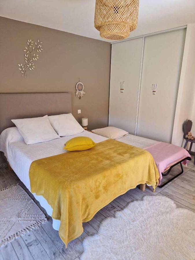 Maison d’hôte pour 3 personnes, avec piscine ainsi que vue et jardin à L'Isle-sur-la-Sorgue - 2