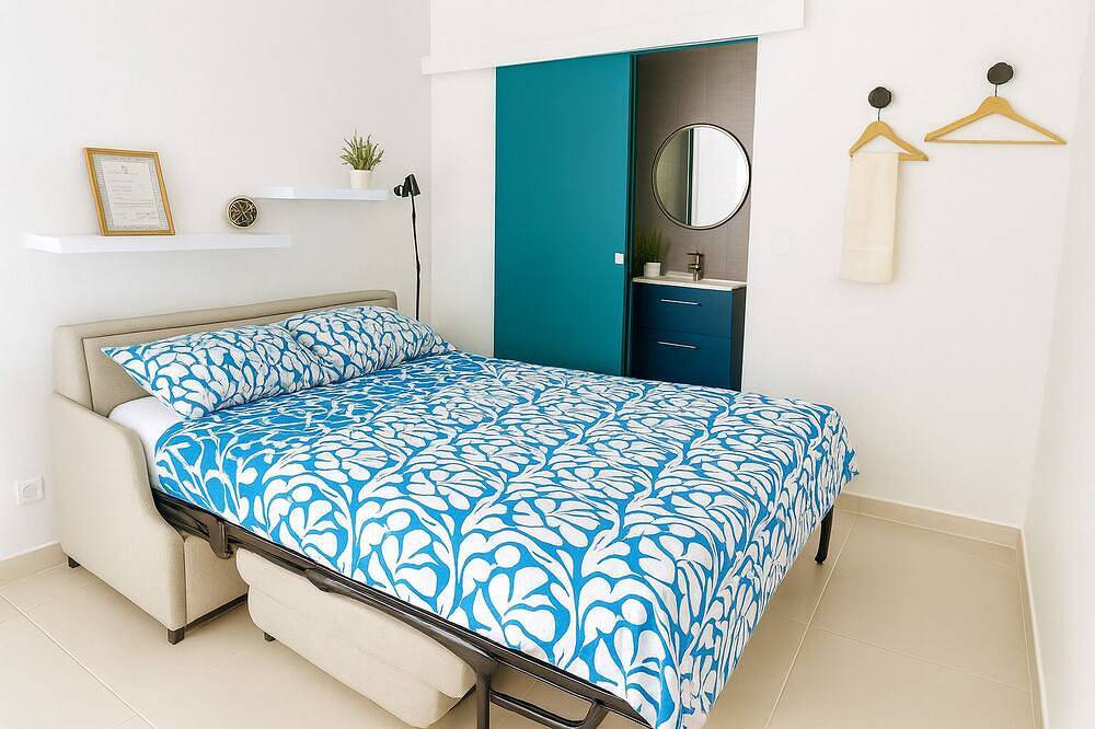 Entire apartment, Set of 3 private studios - ideal for families & groups - 6 travellers in Trans-en-Provence, Draguignan region