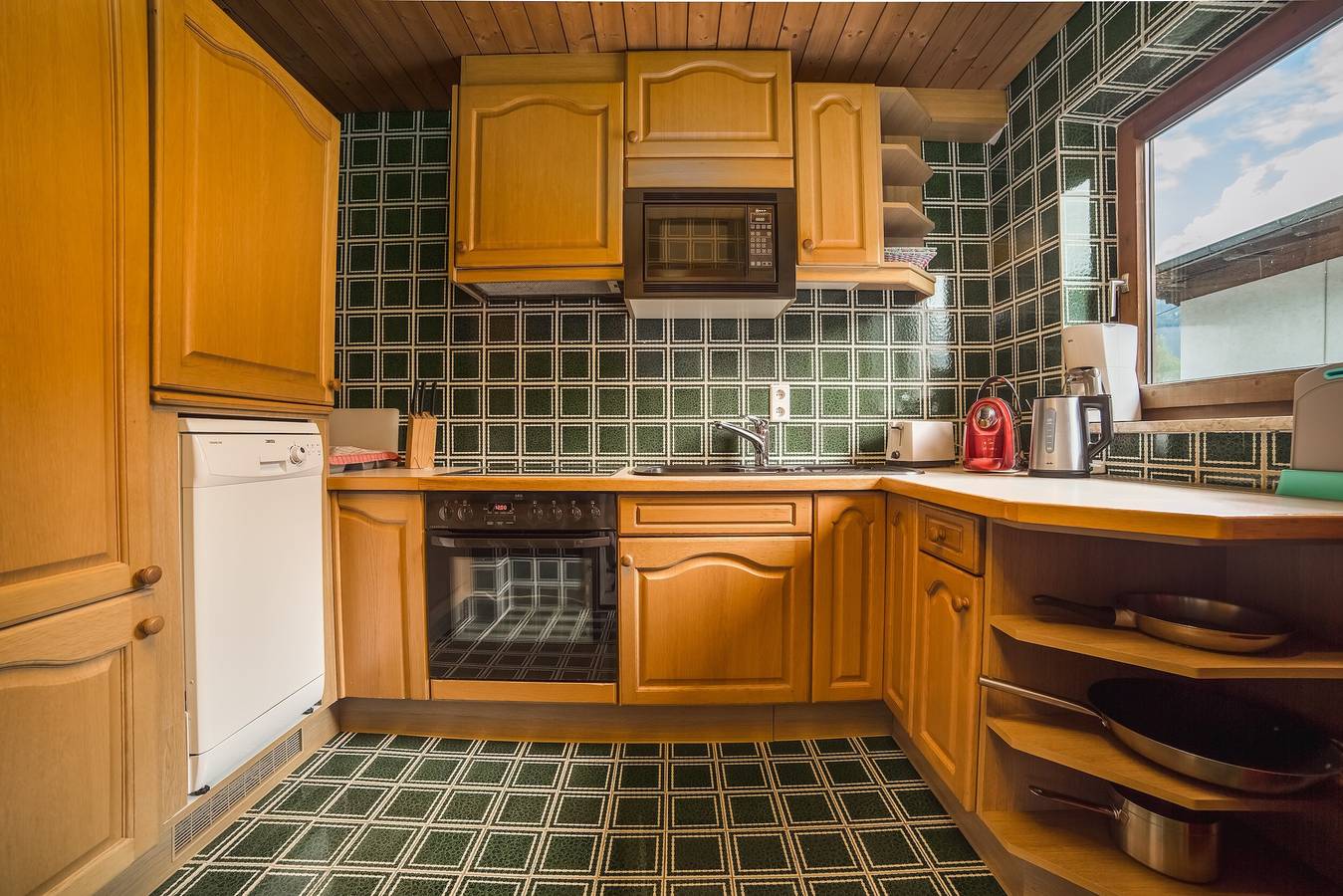 Entire apartment, Apartment 'Oberanger' with Mountain View, Shared Garden and Wi-Fi in Tux Alps, Kaltenbach