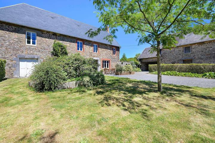 Vacation rental for 7 people, with yard in Normandy