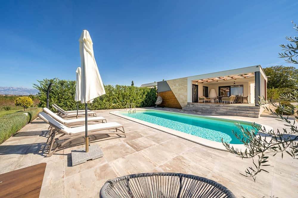 Beautiful home in Zerava in Nin, Zadar