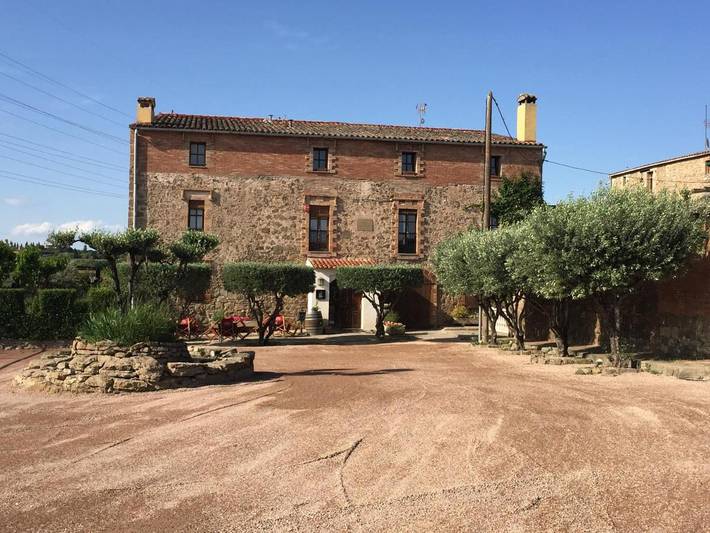Chambre d’hôte pour 2 personnes, avec Balcon ainsi que Terrasse et Piscine dans Bages