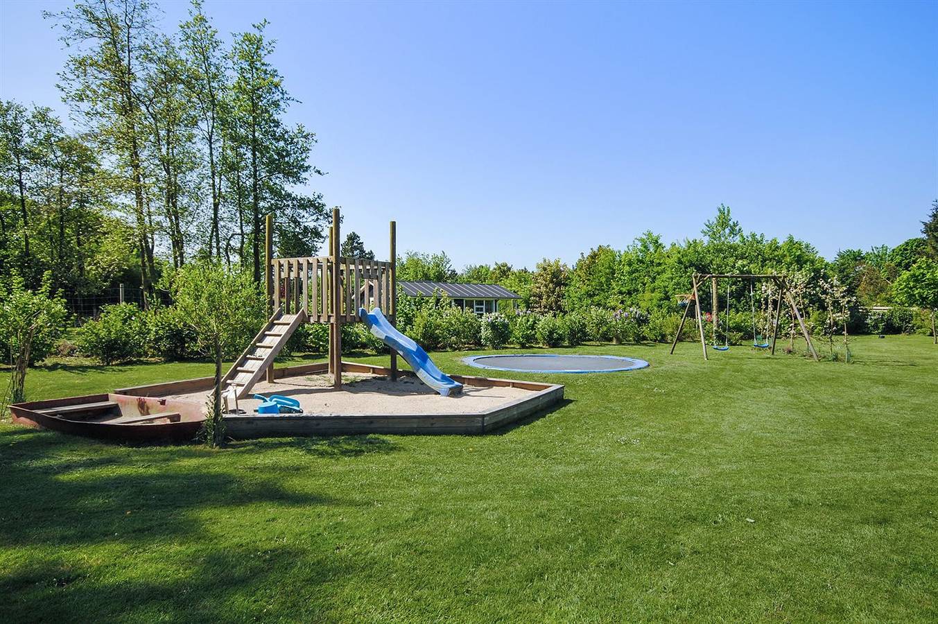 Awesome home in Roslev w/ Sauna, Wifi and Indoor swimming pool in Åsted, Limfjord in Westjütland