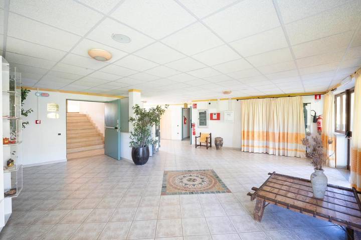 Hôtel pour 3 personnes, avec piscine et jacuzzi ainsi que jardin et sauna à Arborea - 2