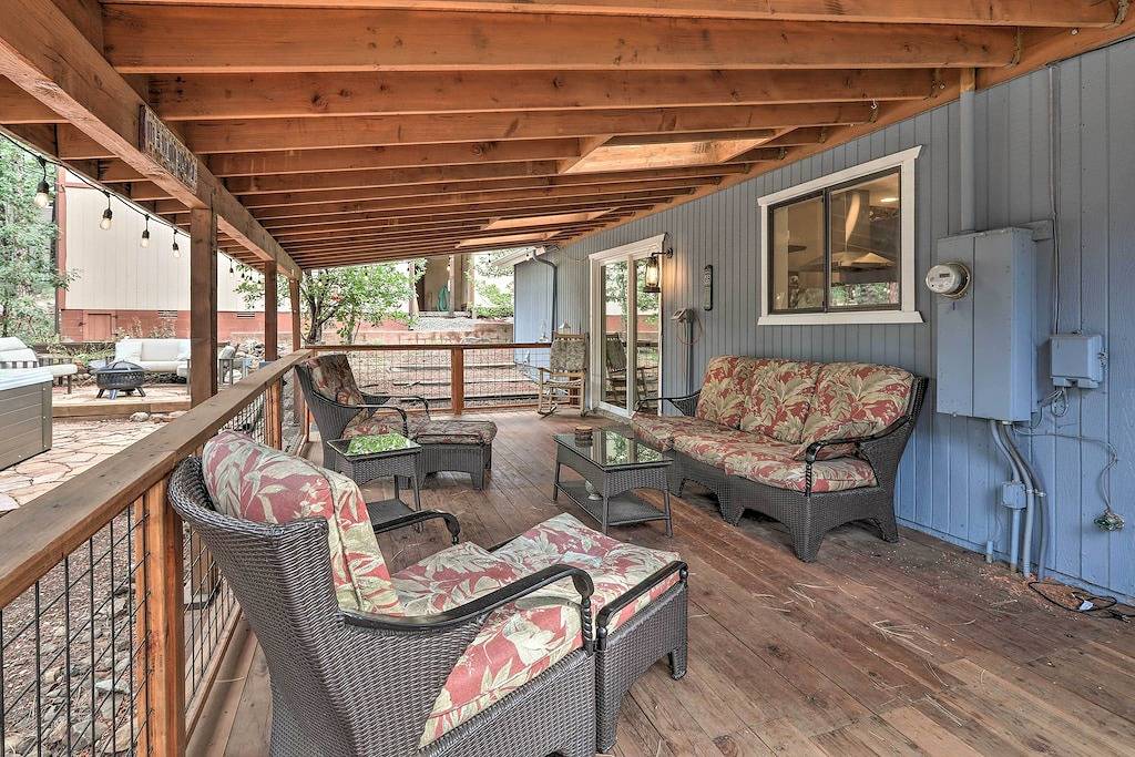 Hot Tub & Patio: Pet-Friendly Cabin in Munds Park! in Munds Park, Oak Creek Canyon