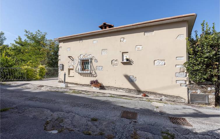 Location de vacances pour 4 personnes, avec terrasse, animaux acceptés à Pietrasanta - 2