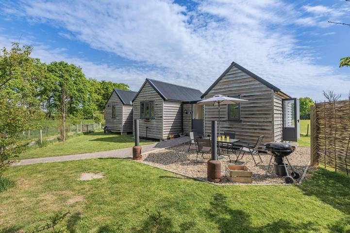 Holiday rental for 4 people, with Terrace and Hot tub as well as Garden in Biddenden