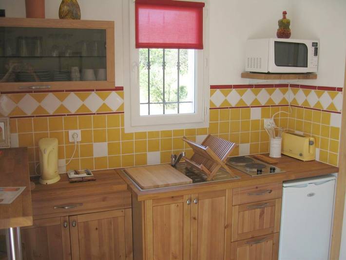 Chambre d’hôte pour 2 personnes, avec vue ainsi que jardin et piscine à Le Castellet - 4