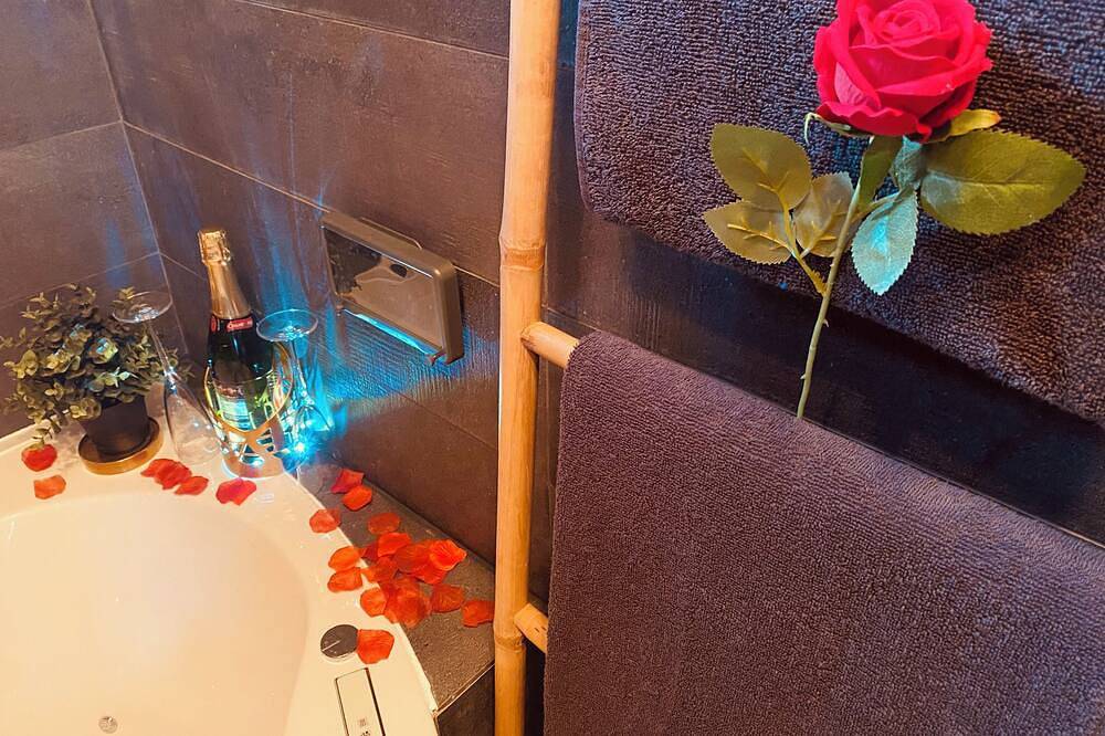 Apartamento entero, Détente Dans cet bel Appartement Complet Avec spa Privatif et Accès Illimité in Poissy, Yvelines