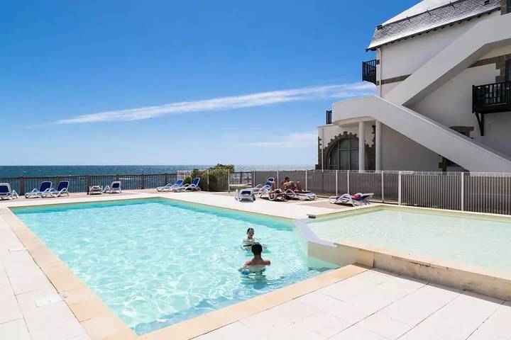 Gîte pour 4 personnes, avec piscine dans Plage Valentin Batz - 3