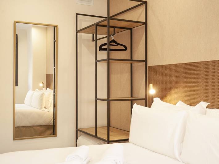 Apartamento vacacional entero, Nova Suite 302 con Balcón y vistas a parte antigua in Cáceres, Provincia de Cáceres