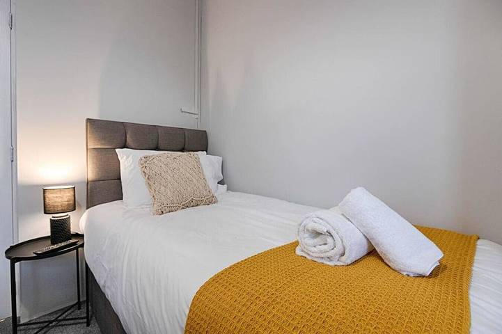 Spacious Home • Parking • Kitchen • Ideal for Work in Swansea und Umgebung