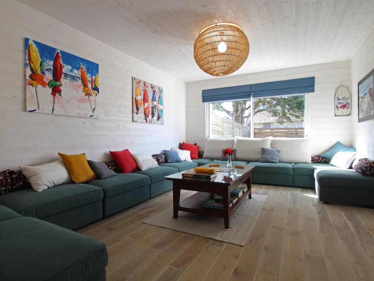 Maison familiale avec piscine chauffée, proche plage et port, idéale pour vacances en tribu in Jullouville, Côte de la Déroute