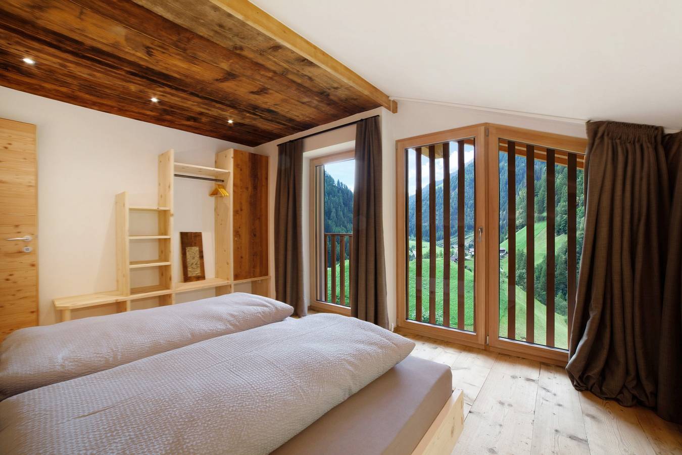 Ganze Wohnung, Ferienwohnung 'Herrischner 1' mit Bergblick, privater Terrasse und Wlan in Stubaier Alpen, Moos in Passeier