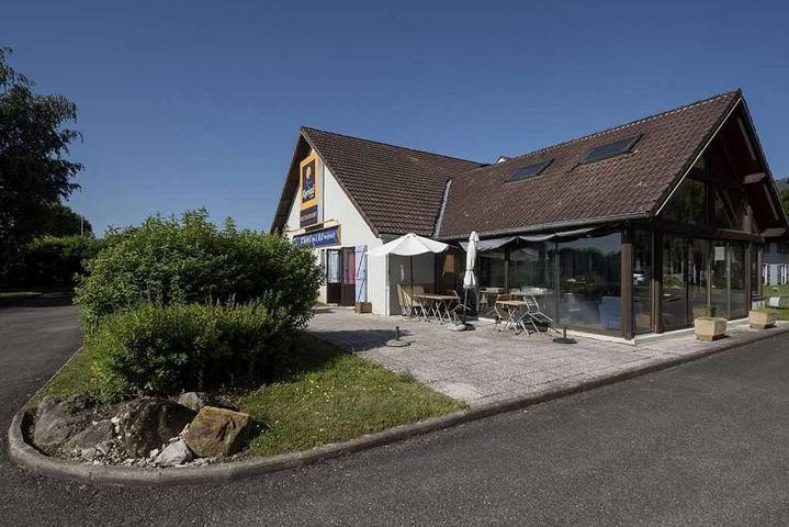 Hôtel pour 2 personnes, avec terrasse, animaux acceptés à Saint-Genis-Pouilly - 2