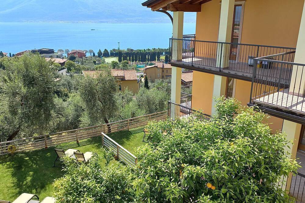 Ganze Wohnung, „Villa Imelda“ geräumige, helle Apartments, Garten oder Balkon, Seeblick in Limone sul Garda, Gardasee-Berge