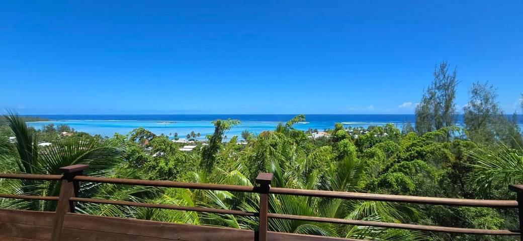 Location de vacances pour 6 personnes, avec terrasse ainsi que piscine et jacuzzi dans Ha'apiti