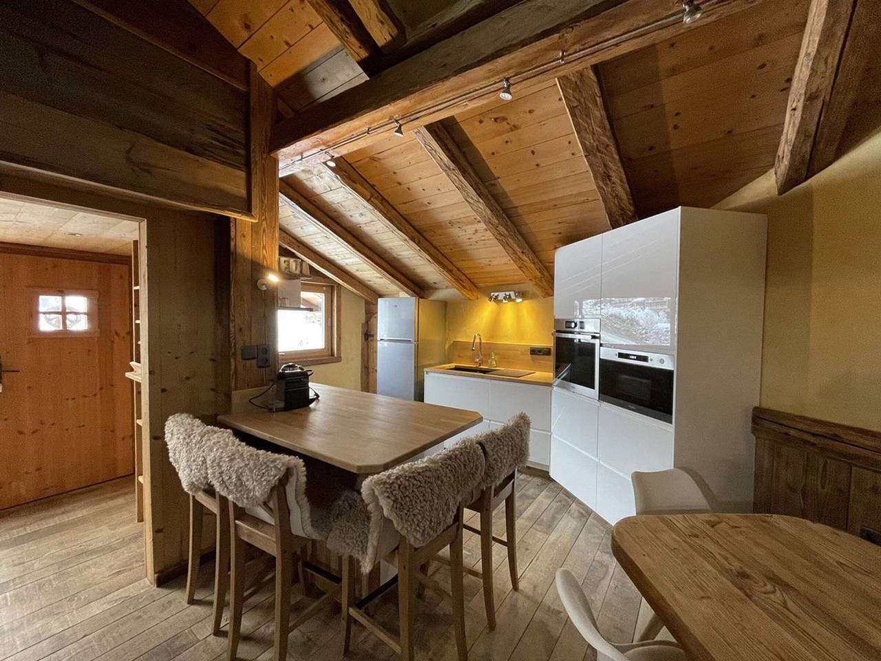 Geheel appartement, Vakantieappartement voor 6 personen met terras in Les Carroz, Arâches-la-Frasse