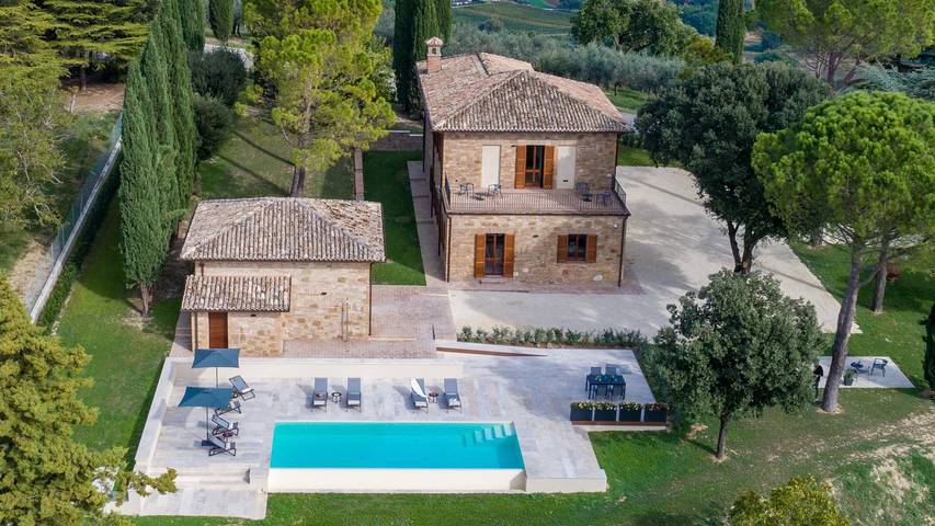 Casa vacanza per 8 persone, con Terrazza e Giardino a Bevagna