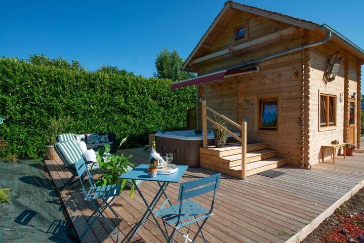 Location de vacances pour 4 personnes, avec Jacuzzi ainsi que Terrasse et Jardin à Auberville