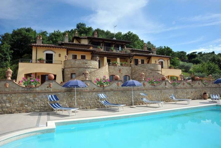 Chalet para 28 personas, con jardín y piscina - 1