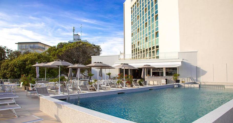 Hotel für 2 Personen, mit Pool und Kinderpool sowie Balkon in Jesolo