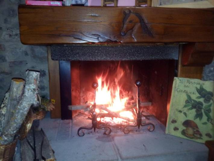 Agriturismo per 2 persone, con piscina e panorama nonché giardino, con animali domestici in Provincia di Lucca