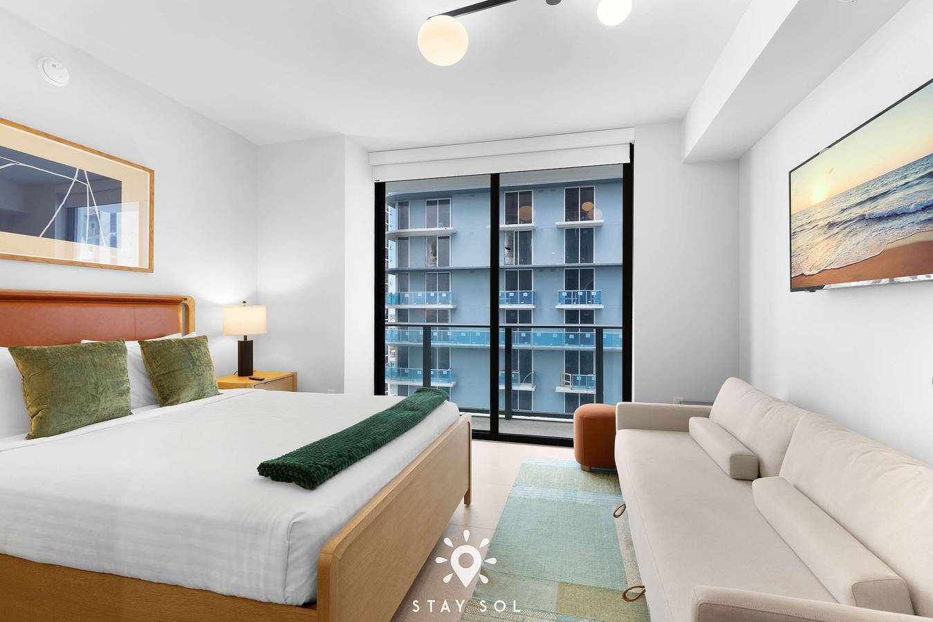 Ganzes Studio, Downtown Retreat Pools Spa Lounges Miami in Miami, Florida