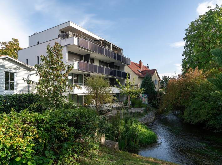 Geheel appartement, Appartement 2 in Appartementenhuis "Aach Apart" bij het Bodenmeer met Wi-Fi & Balkon in Rielasingen-Worblingen, Hegau