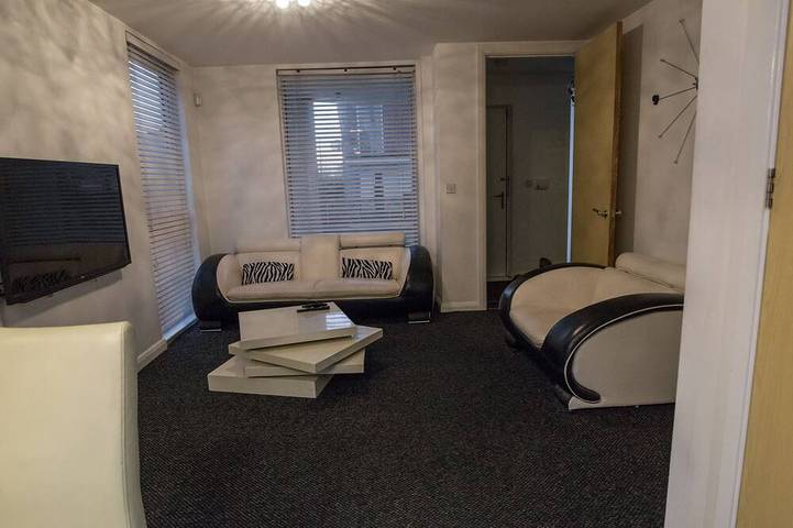 Holiday home for 8 people, with garden and balcony in Manchester