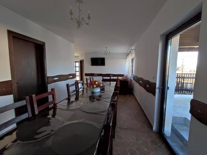 Gîte pour 14 personnes, avec terrasse et vue dans Dorna-Arini - 3