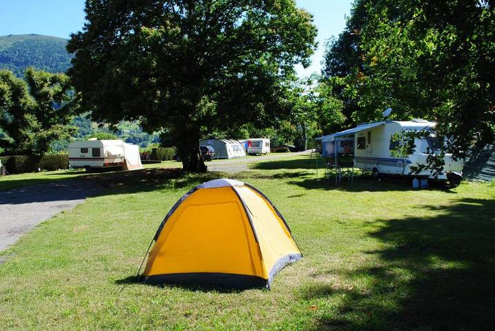 Location de vacances pour 6 personnes, avec Terrasse et Jardin ainsi que Piscine et Vue à Arras-en-Lavedan - 2