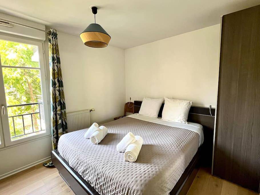 Appartement entier, One-Bedroom Apartment in Guyancourt, Yvelines