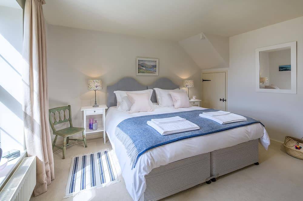 Country cottage with beautiful views in Yattendon, Berkshire