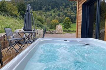 Maison de campagne pour 2 personnes, avec jacuzzi, animaux acceptés à Rochesson