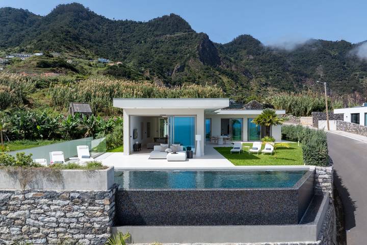 Villa Guindaste I - Moderne Villa mit Meerblick in Madeira