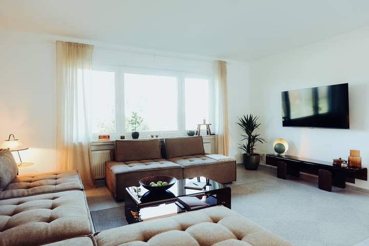 Ganze Wohnung, Stilvolles Ferienhaus für 6 Personen mit Terrasse in der wunderschönen Vulkaneifel in Bettenfeld, Bernkastel-Kues & Umgebung