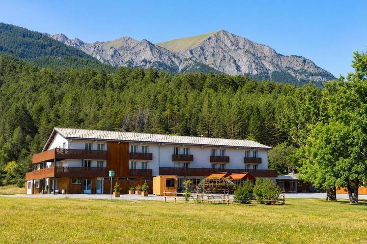 Hôtel pour 2 personnes, avec Balcon et Terrasse ainsi que Jardin et Vue à Faucon-de-Barcelonnette