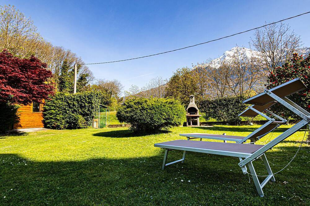 House Laura 50 mt. from the lake and the beach in Cólico (Italia), Lago de Como