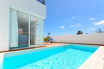 Cheap Villa for 4 People in Playa Grande (Canary Islands), Tías, Photo 4