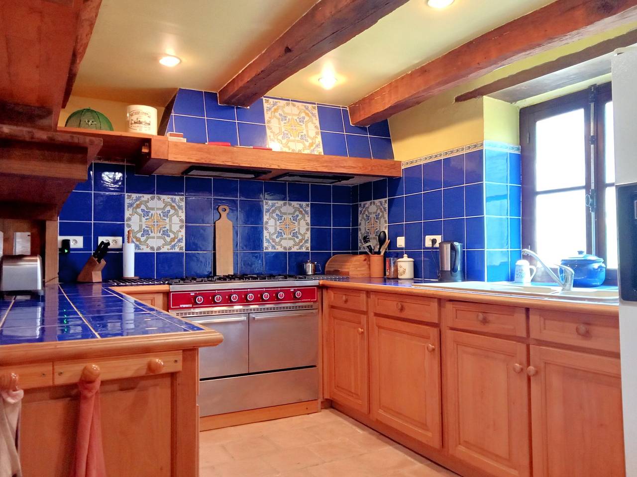 Maison de vacances « Mas Provençal 12 Personnes » avec piscine privée, terrasse et Wi-Fi in Exoudun, Région de Niort