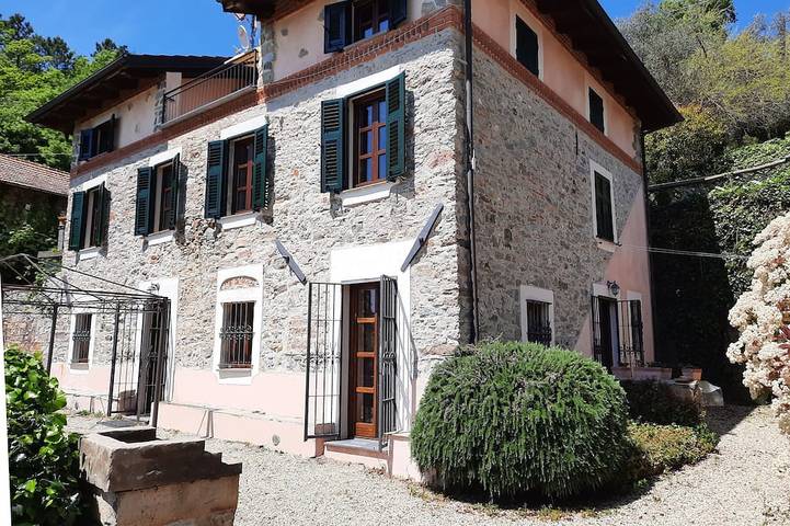 Villa pour 8 personnes, avec jardin ainsi que sauna et jacuzzi