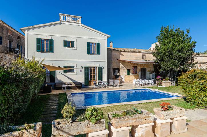 Yourhouse Can Bombarda in Llubí, Majorca Center