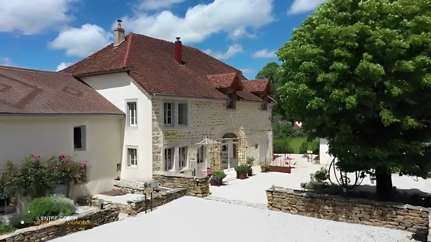 Chambre d’hôte pour 2 personnes, avec jardin dans le Jura
