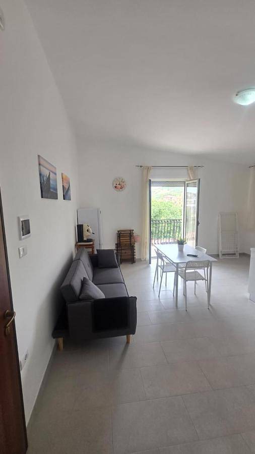 Gîte pour 5 personnes, avec Balcon ainsi que Terrasse et Vue à Strongoli
