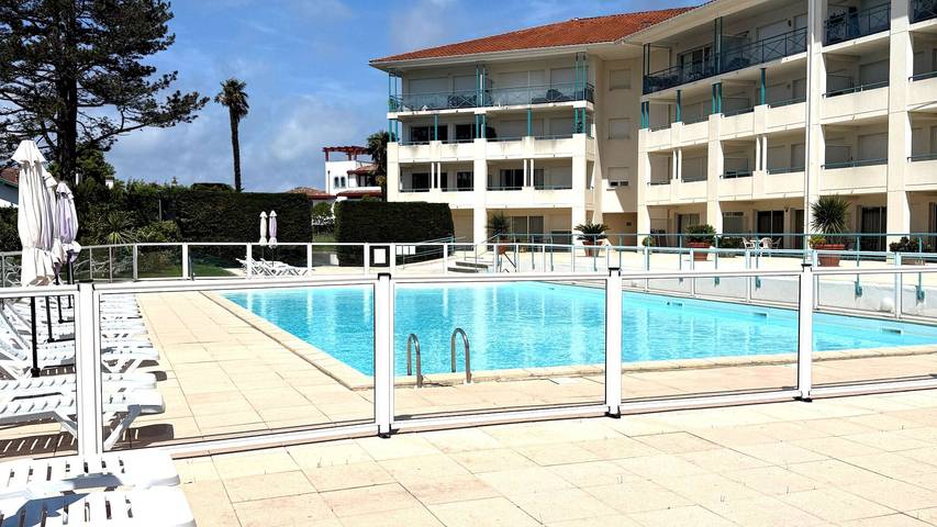 Gîte pour 2 personnes, avec balcon et piscine à Ciboure - 2