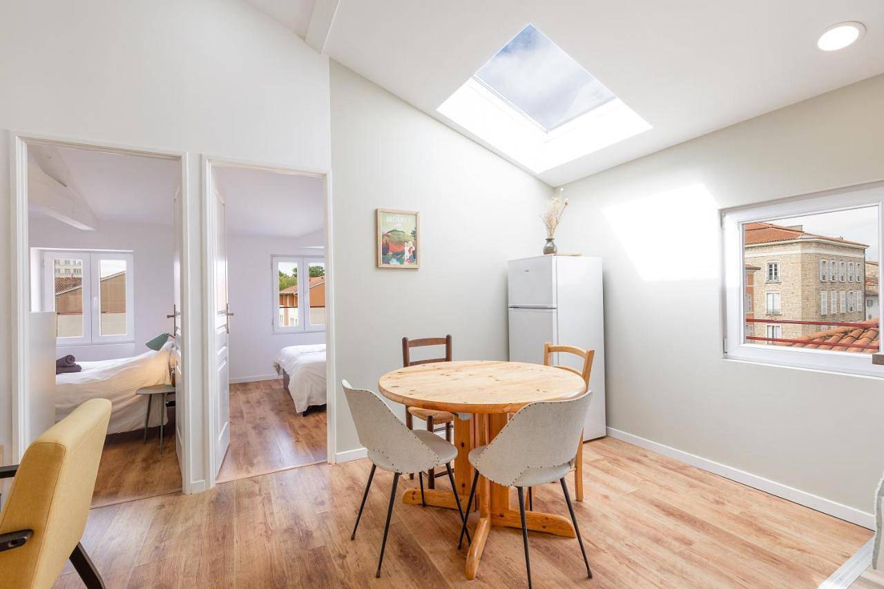 Appartement entier, Appartement climatisé 2 chambres in Villefranche-sur-Saône, Beaujolais