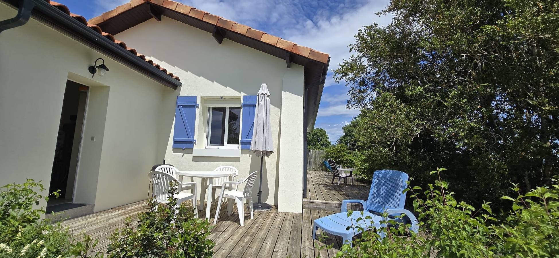 Gîte Folle Blanche en Armagnac con piscina compartida, terraza y jardín privados in Lauraët, Gers