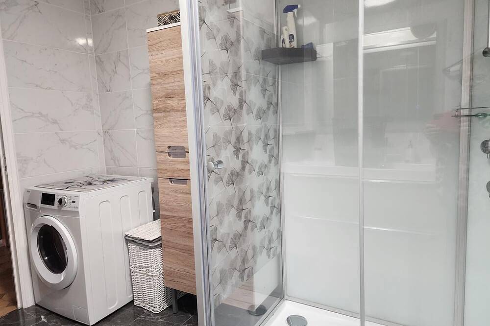 Chez Albert - 4 people in Murat-le-Quaire, Volcans d'Auvergne Regional Nature Park