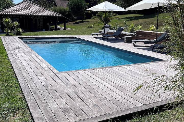 Location de vacances pour 6 personnes, avec jardin ainsi que terrasse et jacuzzi à Saubion